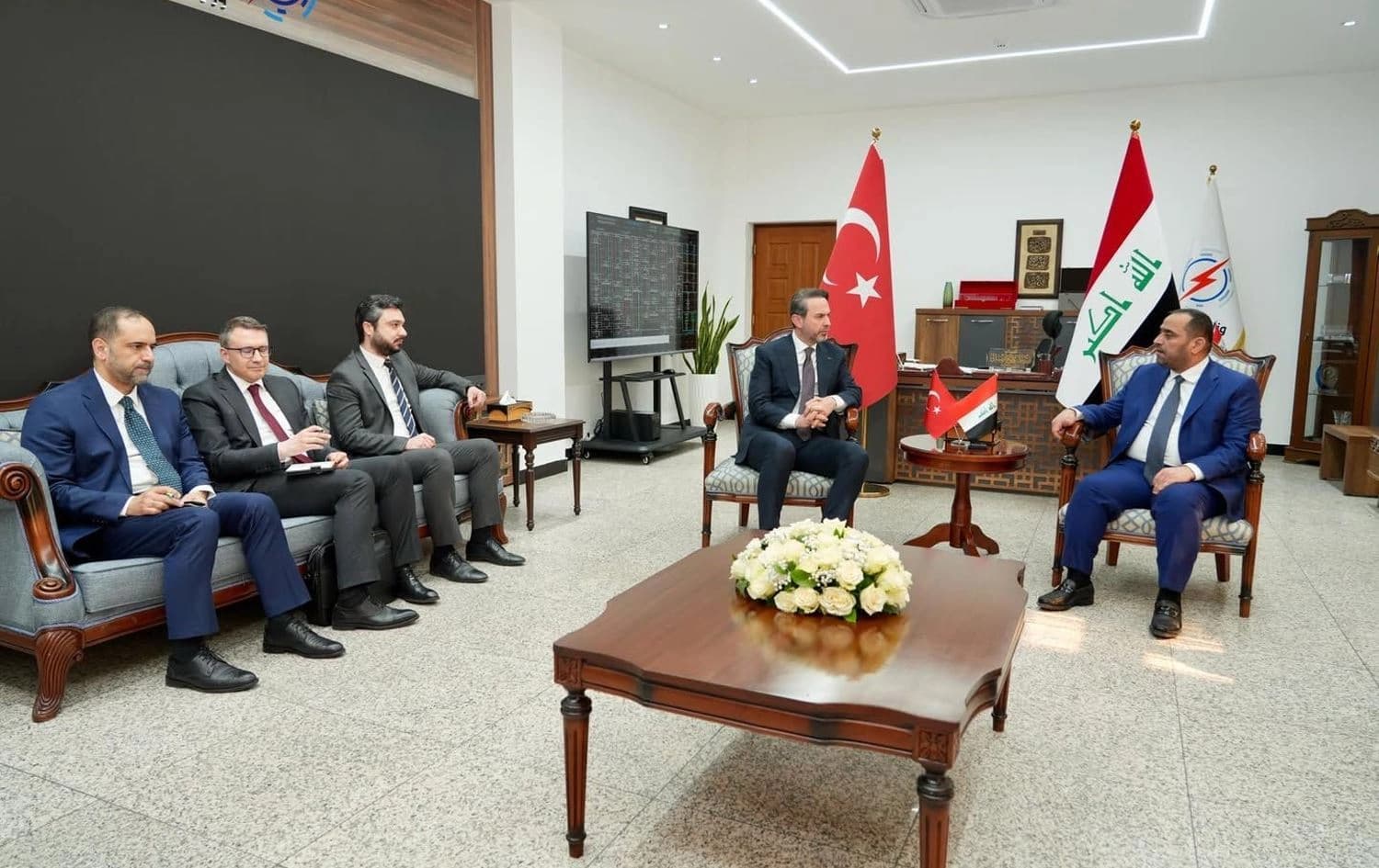 Irak Elektrik Bakanı Ziyad Ali Fazıl ve Türkiye Enerji ve Tabii Kaynaklar Bakanı Alparslan Bayraktar
