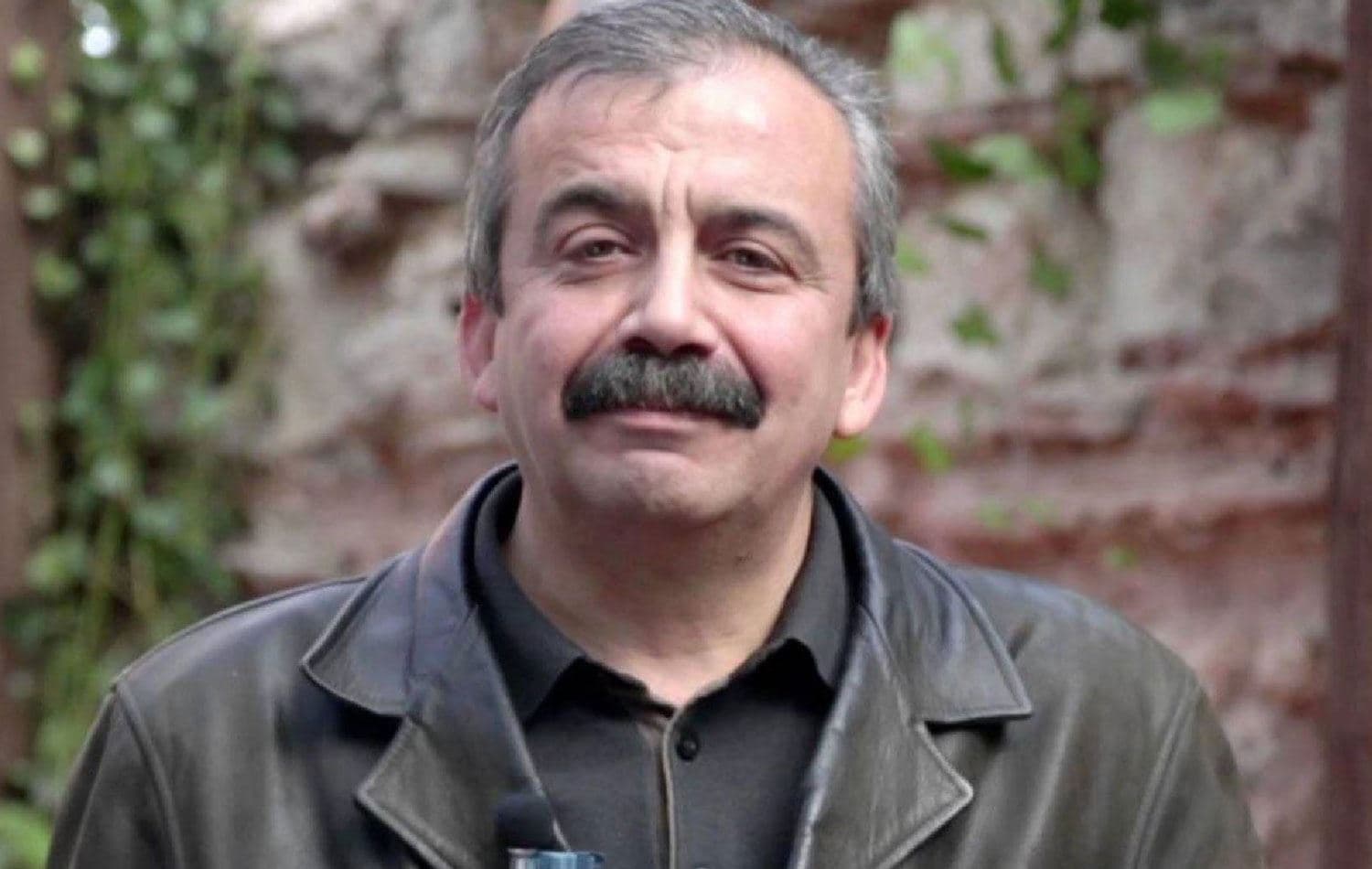 Parlamenterê DEM Partiyê yê Stenbolê Sirri Sureyya Onder / Wêne: Arşîv