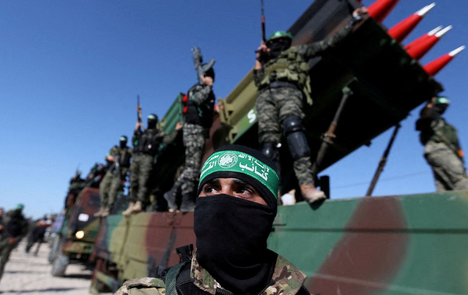 چەند چەکدارێکی کەتائیبی قەسام، باڵی چەکداری حەماس. وێنە: Reuters
