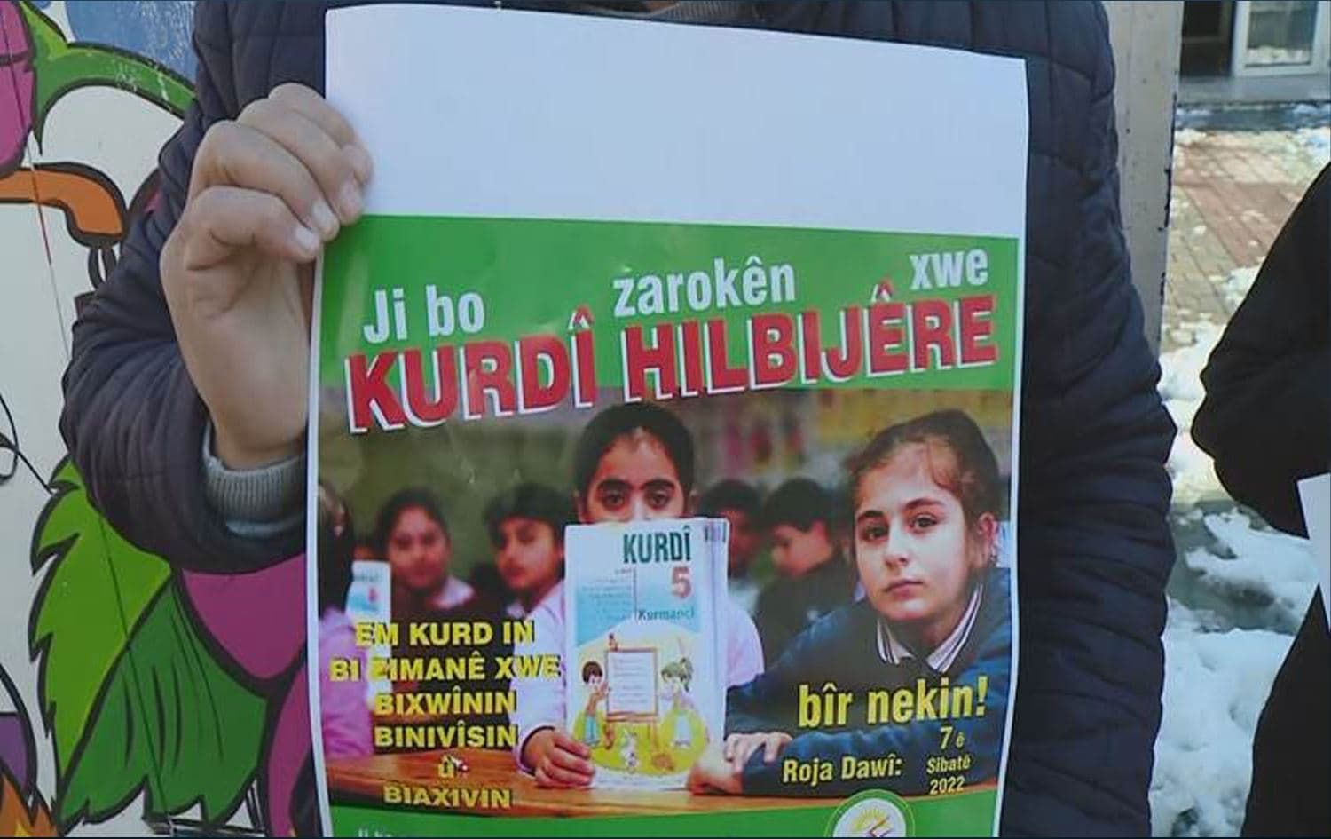 Kürtçe seçmeli dersler için yürütülen kampanyadan bir görsel. / Foto: Arşiv