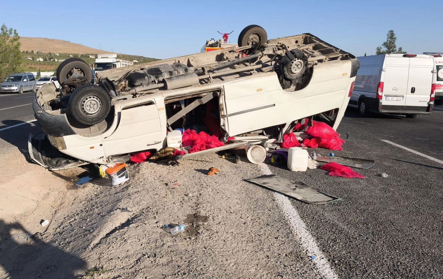 Li Rihayê mînîbusa karkerên çandiniyê wergeriya / Wêne: AA