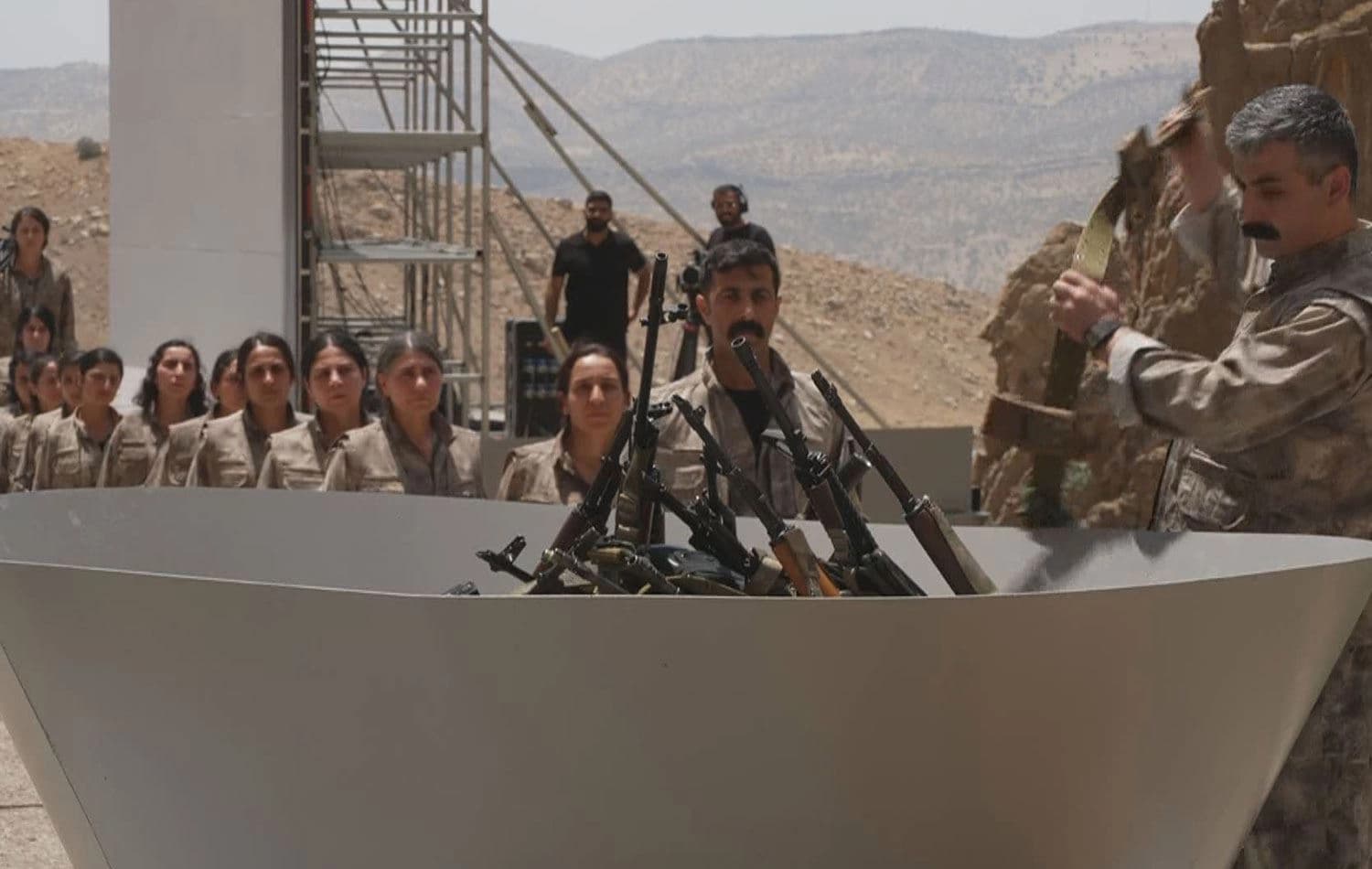 11 Temmuz 2025'te silah bırakan PKK'liler.