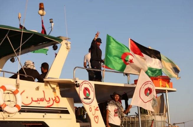 وێنەی یەکێک لە کەشتییەکانی خۆڕاگری. وێنە: Reuters