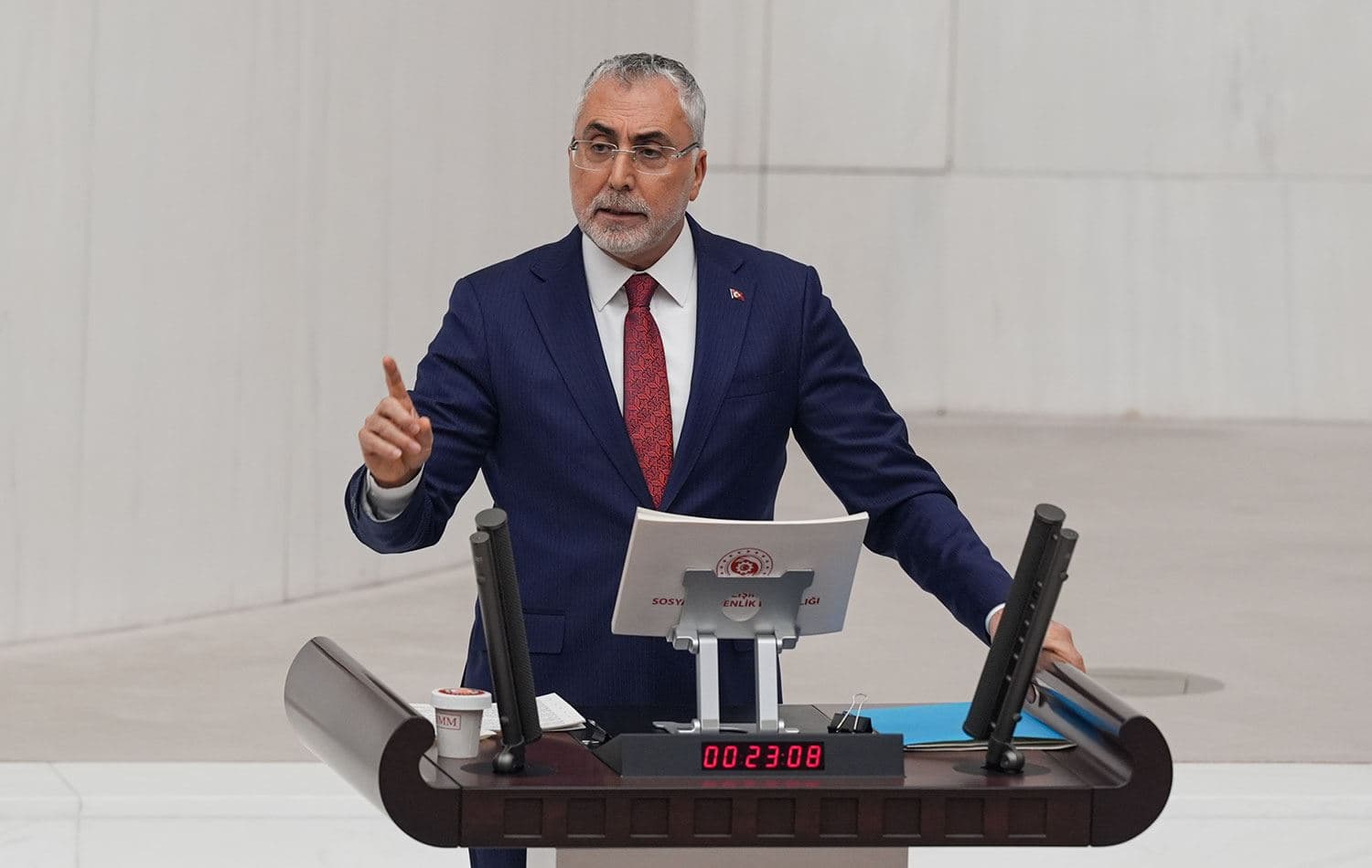 Türkiye Çalışma ve Sosyal Güvenlik Bakanı Vedat Işıkhan