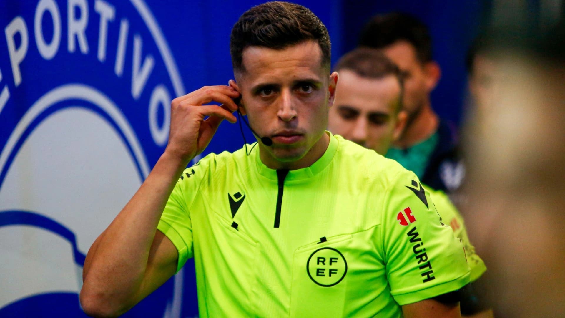 Barcelona'nın 2-0'lık galibiyetiyle sonuçlanan Katalonya derbisinin ardından ev sahibi Espanyol, taraftarlarının neden olduğu olaylar sebebiyle ağır bir yaptırımla karşı karşıya kalabilir.