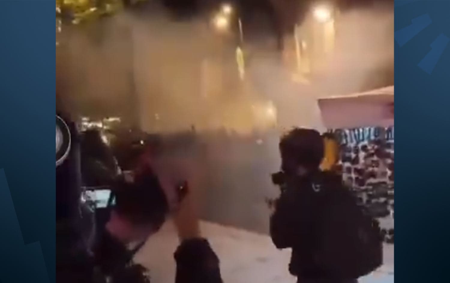 رووبەڕووبوونەوەی خۆپێشاندەران و هێزە ئەمنییەکان لە تاران