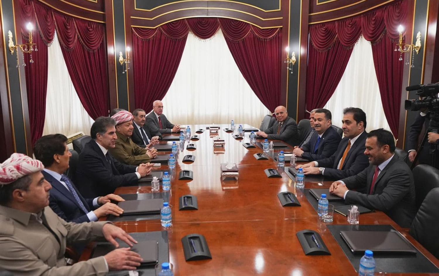 کۆبوونەوەی سەرۆک بارزانی لەگەڵ شاندی چوارچێوەی هاوئاهەنگی لە پیرمام.