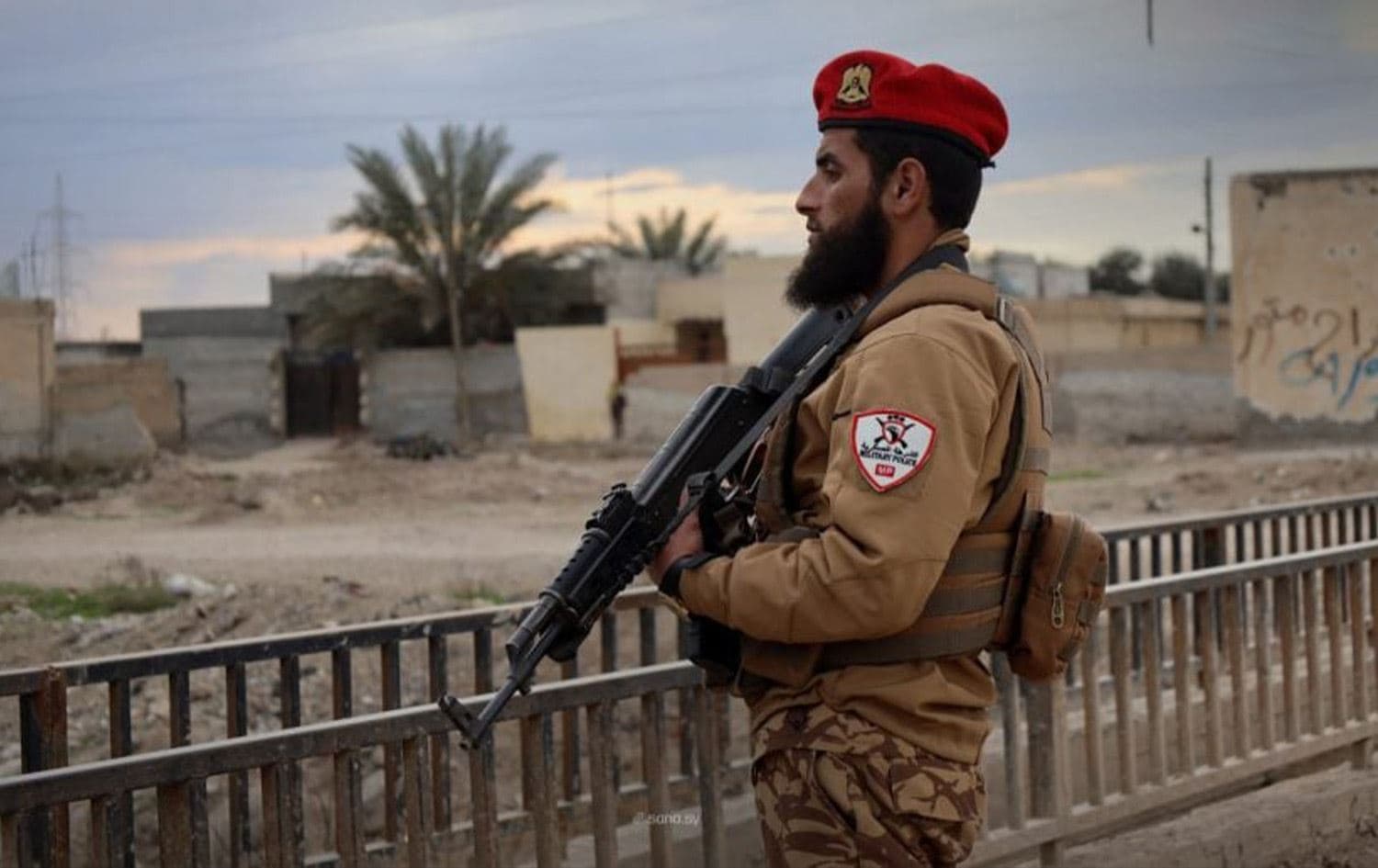 سەربازێکی هێزەکانی حکومەتی کاتی سووریا