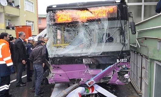 VİDEO – İstanbul’da otobüs kazası: 2 ölü