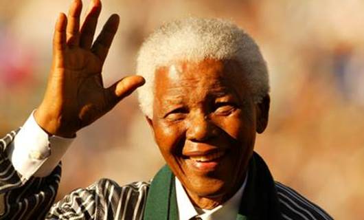 Rewşa Nelson Mandela krîtîk e