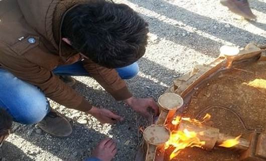 Kürt sanatçı ‘Taht-ı Süleyman’ı yaktı