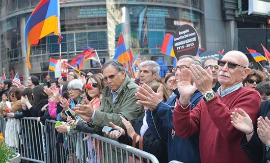 FOTO - New York'taki "soykırım" protestosunda Kürtçe pankart