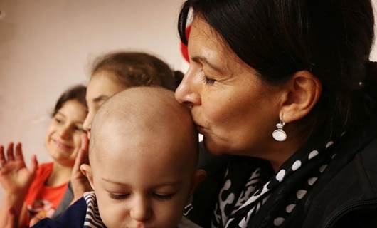 FOTO - Paris Belediye Başkanı Anne Hidalgo Erbil'de göçzedelerle