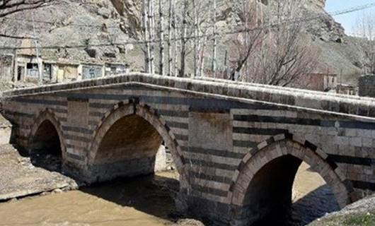 VAN - Tarihi köprü yıkılabilir