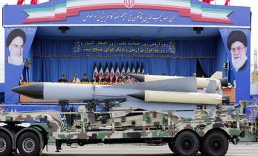 طهران تكشف عن منظومة S-300 الروسية خلال عرض عسكري