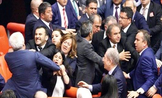 VİDEO - AKP - HDP yumruk yumruğa