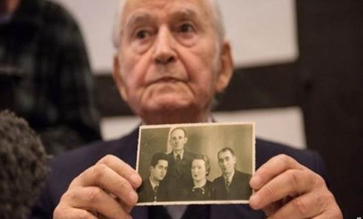 94-year old ex-Nazi guard admits role in Auschwitz, apologizes