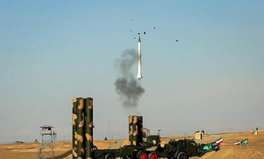 مناورات إيرانية لاختبار منظومة S-300 الروسية
