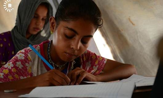 Iraqi youth sit for exams in displacement camps