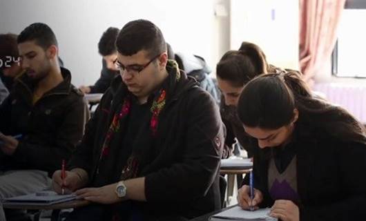 Li Zanîngeha Rojava 711 xwendekar bi 3 zimanan perwerde dibin