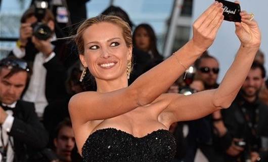 Cannes'da artık selfie çekmek yasak!