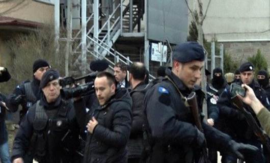 Sırp yetkili sınırdışı edildi