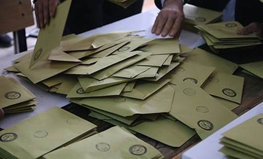 Yusufeli’nde yeni sayım sonucunda AK Parti adayı 3 oyla kazandı