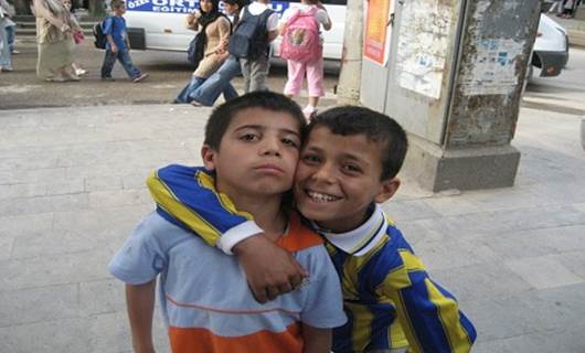 42% ji zarokên Bakurê Kurdistanê xizan in