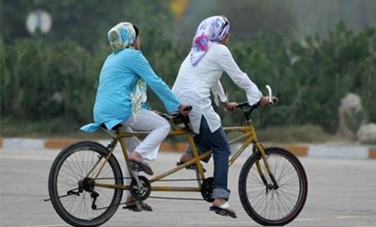 İran’da kadınların bisiklet kullanması yasaklandı