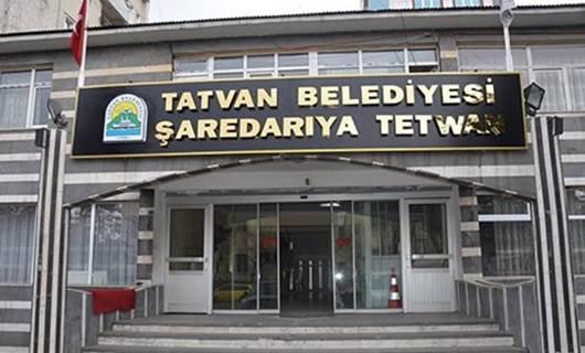 Tatvan Belediyesi AK Partili başkanın astığı Kürtçe tabelayı kaldırdı