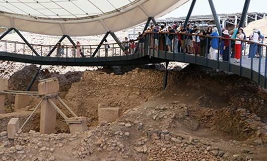 Girê Miraza bala geştyaran dikişîne