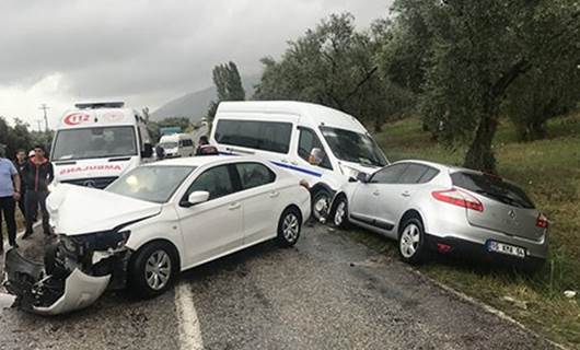Bursa’da zincirleme trafik kazası: 18 yaralı