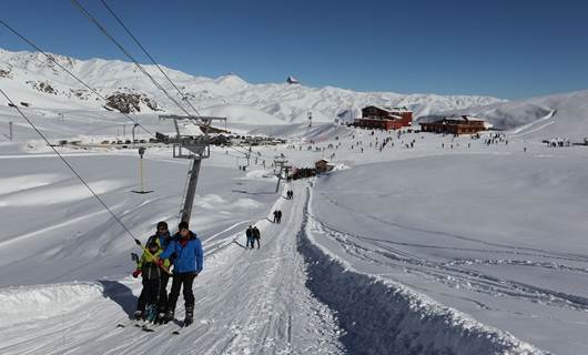 Hakkari, Güney ve Rojhılat Kürdistan’ından kayak tutkunlarını ağırlıyor