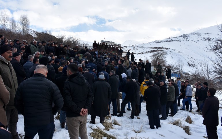 Heta niha derbarê hejmara çend kes di bin aşûtê de ne agahiyek zelal nehat bidestxistin