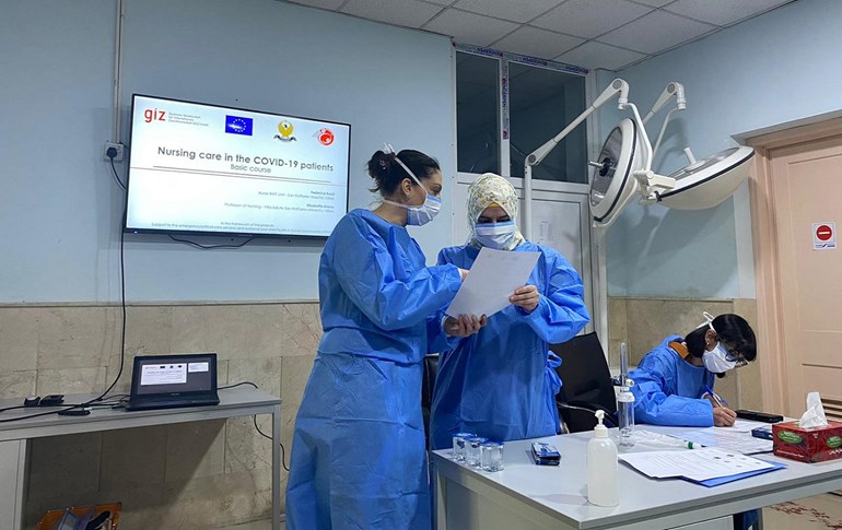 Italian nurses train Duhok hospital staff how to spot the signs and protect themselves from coronavirus. Photo: submitted