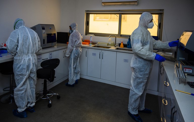 A coronavirus testing lab in Erbil. Photo: Bilind T. Abdullah / Rudaw 