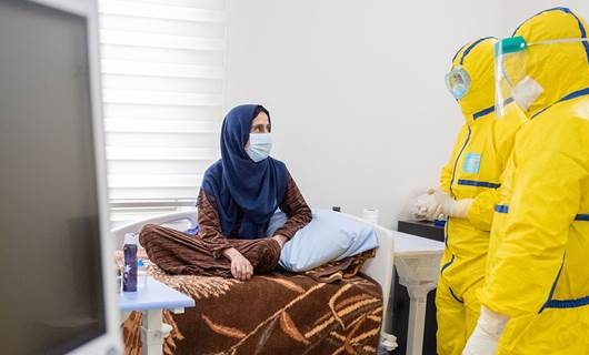 FOTO: Erbil’de kanser hastası kadın Covid-19’u yendi