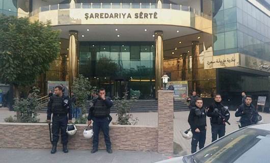 Siirt belediye eşbaşkanları ev hapsi ile serbest bırakıldı