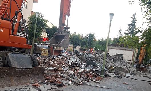 Kayyumla yönetilen belediye Celadet Ali Bedirxan Kütüphanesi yıktı