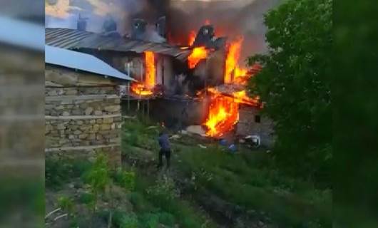 Erzincan'da yangın: 5 ev, 5 ahır ve samanlıklar yanarak kül oldu