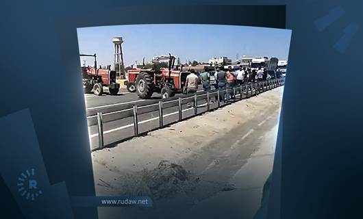 Çiftçiler Kızıltepe-Nusaybin kara yolunu trafiğe kapattı