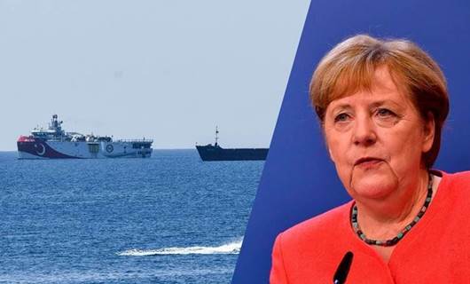 Merkel hewl dide aloziyên Yûnan û Tirkiyê aram bike