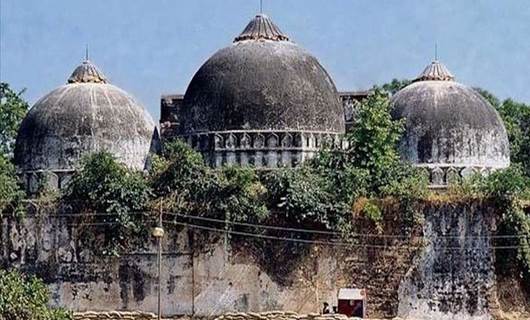 Hindistan’da 500 yıllık cami yıkılarak yerine Hindu tapınağı inşa ediliyor