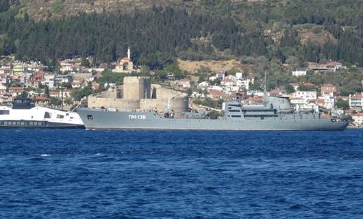 Rus savaş gemisi Çanakkale Boğazı’nı geçerek Akdeniz’e doğru ilerliyor