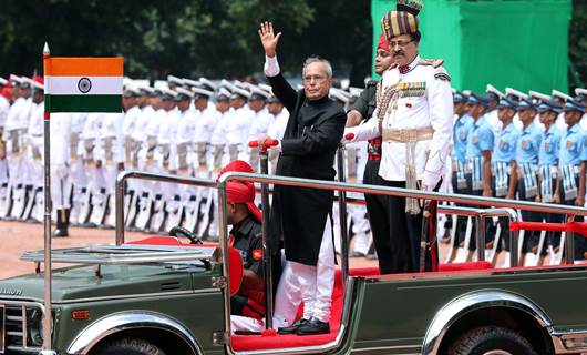 Eski Hindistan Devlet Başkanı Mukherjee Covid-19’dan hayatını kaybetti