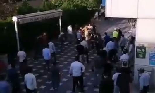 Cizre’de polis maske takmayan kişiyi darp ederek gözaltına aldı
