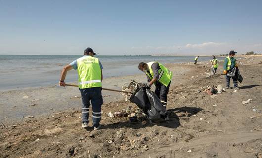 Van Gölü kıyılarında 45 ton çöp toplandı