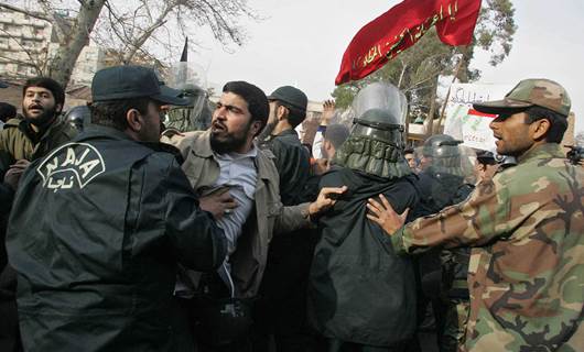 ترس لە خۆپیشاندان.. هەواڵگریی ئێران هەڵمەتێكی دەستگیركردن دەستپێدەكات