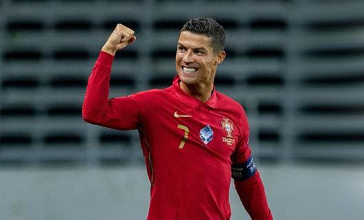 Cristiano Ronaldo, yüzyılın en iyi futbolcusu seçildi