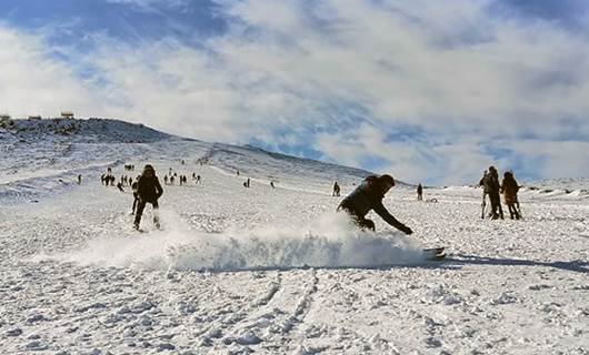 FOTO – Karacadağ’da kayak mevsimi başladı